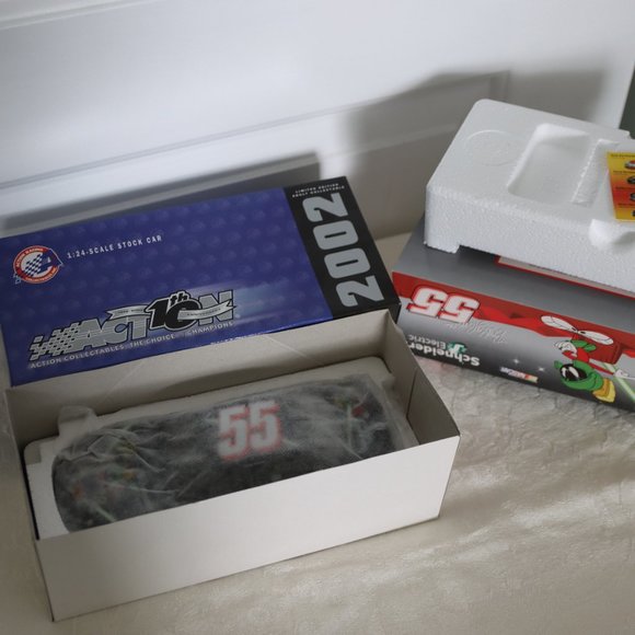 Action 1/24 Scale #55 Hamilton 2002 Monte Carlo Marvin The Martian Nascar - Picture 9 of 14